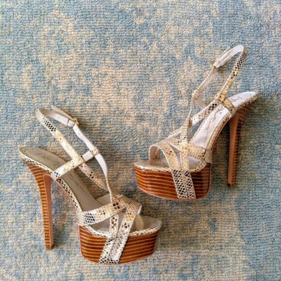 Alice + Olivia Leia Metallic Heels - Picture 1 of 6